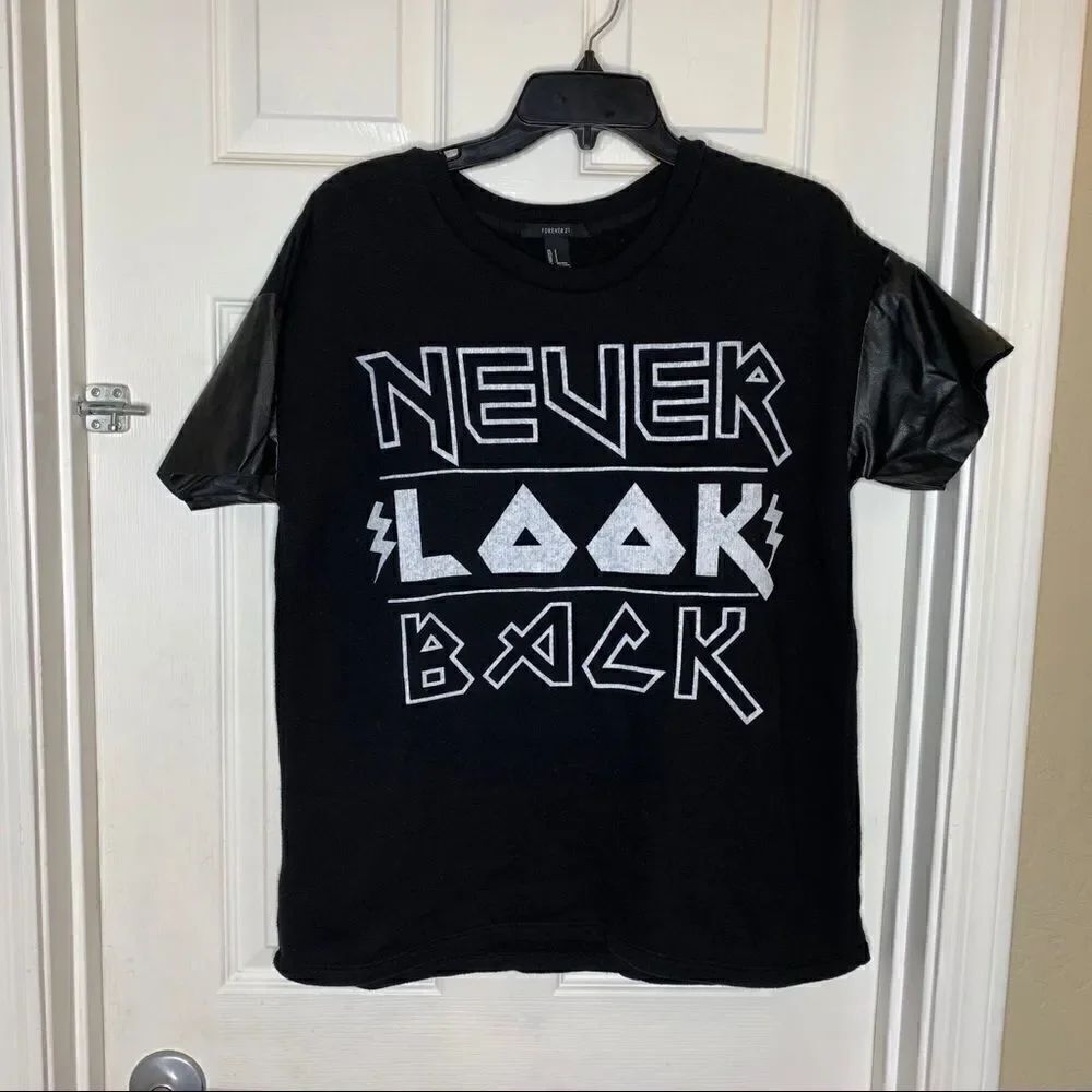 Forever 21 Graphic Top Never Look Back Size Small